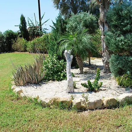 빌라 Marlin Front Luxury - 4 Bedrooms Agia Marina (Northern Cyprus)