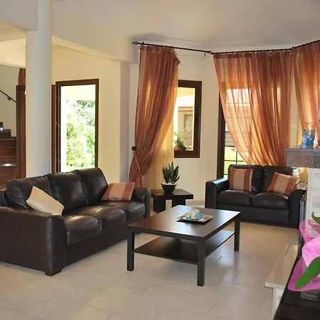 빌라 Marlin Front Luxury - 4 Bedrooms Agia Marina (Northern Cyprus)